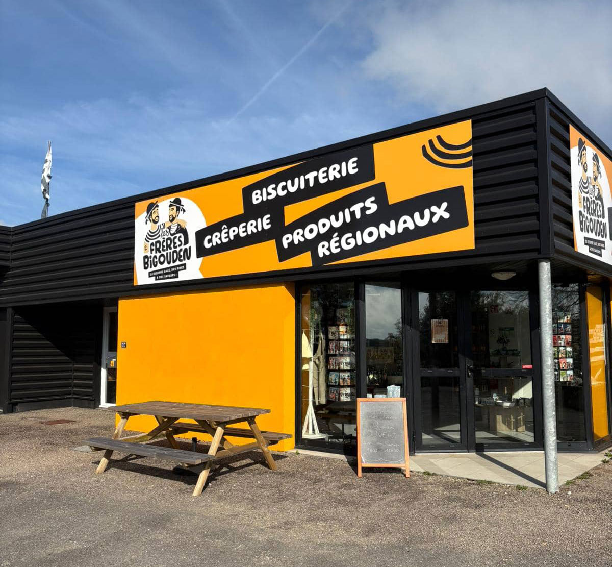 L'entrée de la boutique Les Frères Bigouden